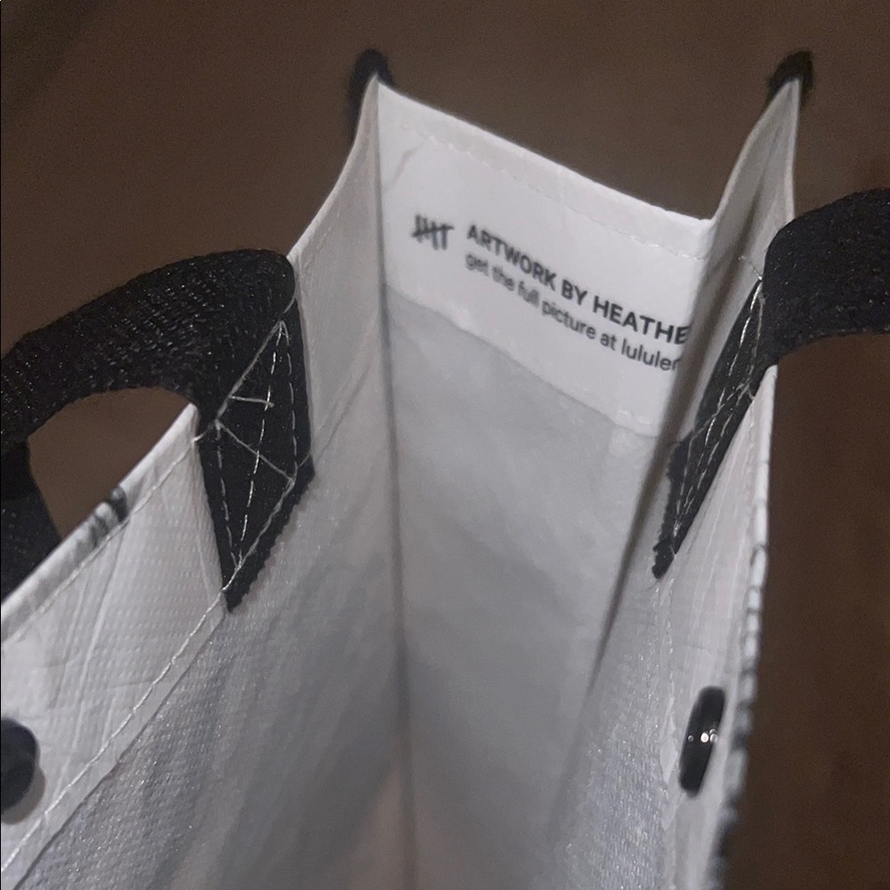 New Lululemon Tote & Hair Accessories - Picture 5 of 6